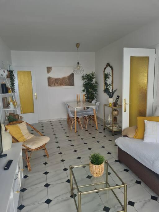 Nice Beachside 2-Bd Apt Near Barcelona Cunit Extérieur photo