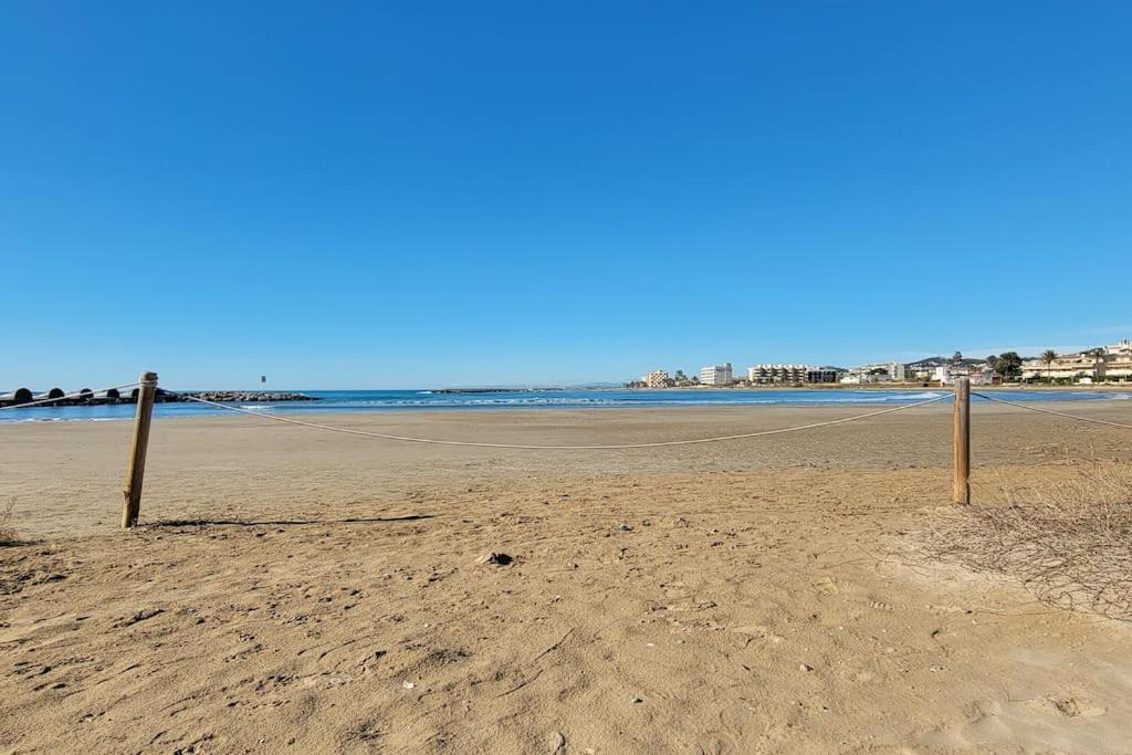 Nice Beachside 2-Bd Apt Near Barcelona Cunit Extérieur photo